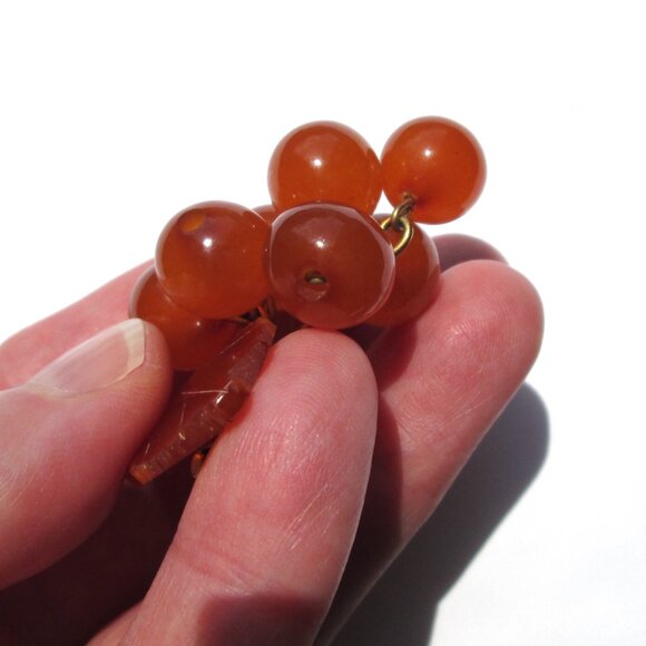 ✨🍇🧡 Vintage Amber Bunch of Grapes Brooch - Picture 5 of 12